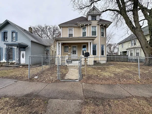 $110,000 | 1640 West 3rd Street, Davenport, IA 52802