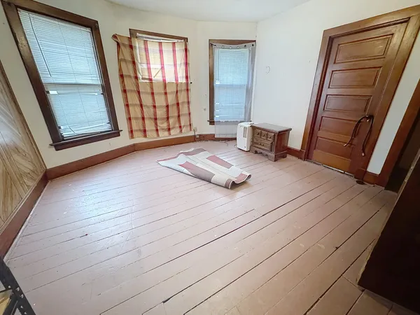 $110,000 | 1640 West 3rd Street, Davenport, IA 52802