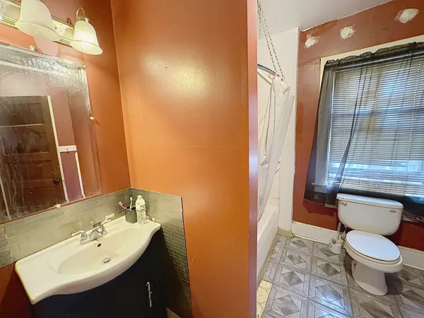 $110,000 | 1640 West 3rd Street, Davenport, IA 52802