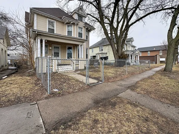 $110,000 | 1640 West 3rd Street, Davenport, IA 52802