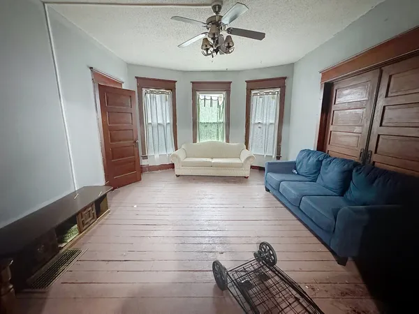 $110,000 | 1640 West 3rd Street, Davenport, IA 52802