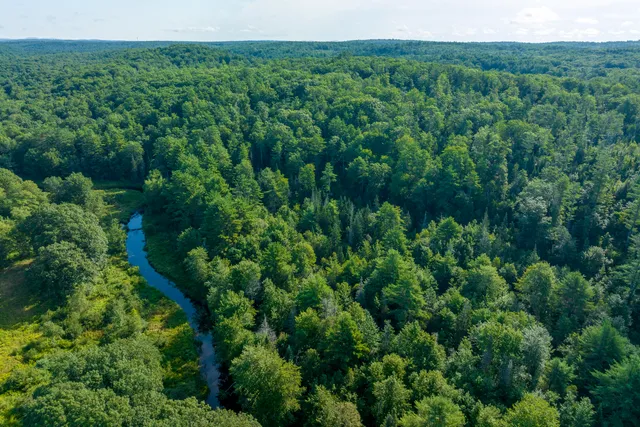 $265,000 | 28-001 Hassan Avenue, Newcastle, ME 04553