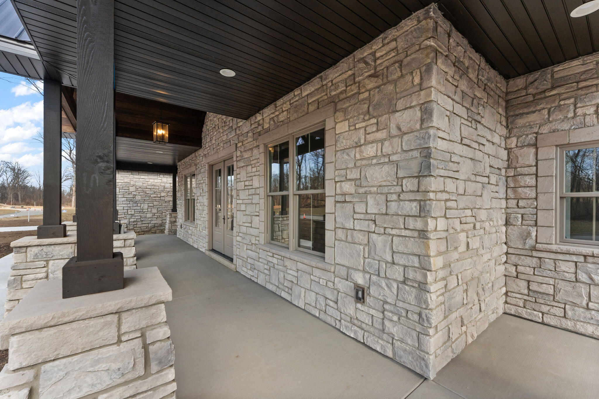 16669 Noble Street Lowell, IN 46356 - Photo 6 of 55 2048x1365