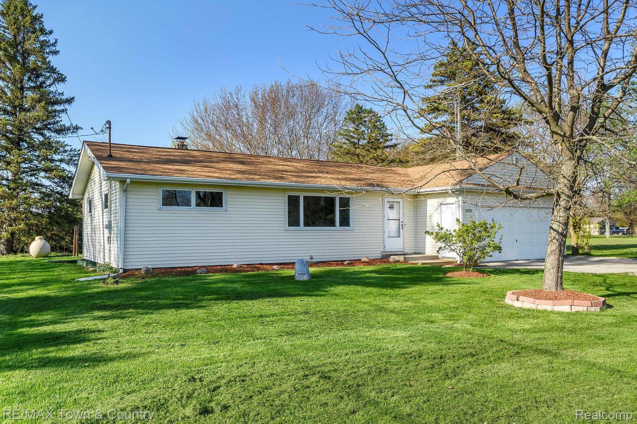 11170 Coldwater Road Flushing, MI 48433 - Photo 2 of 21 16.jpg