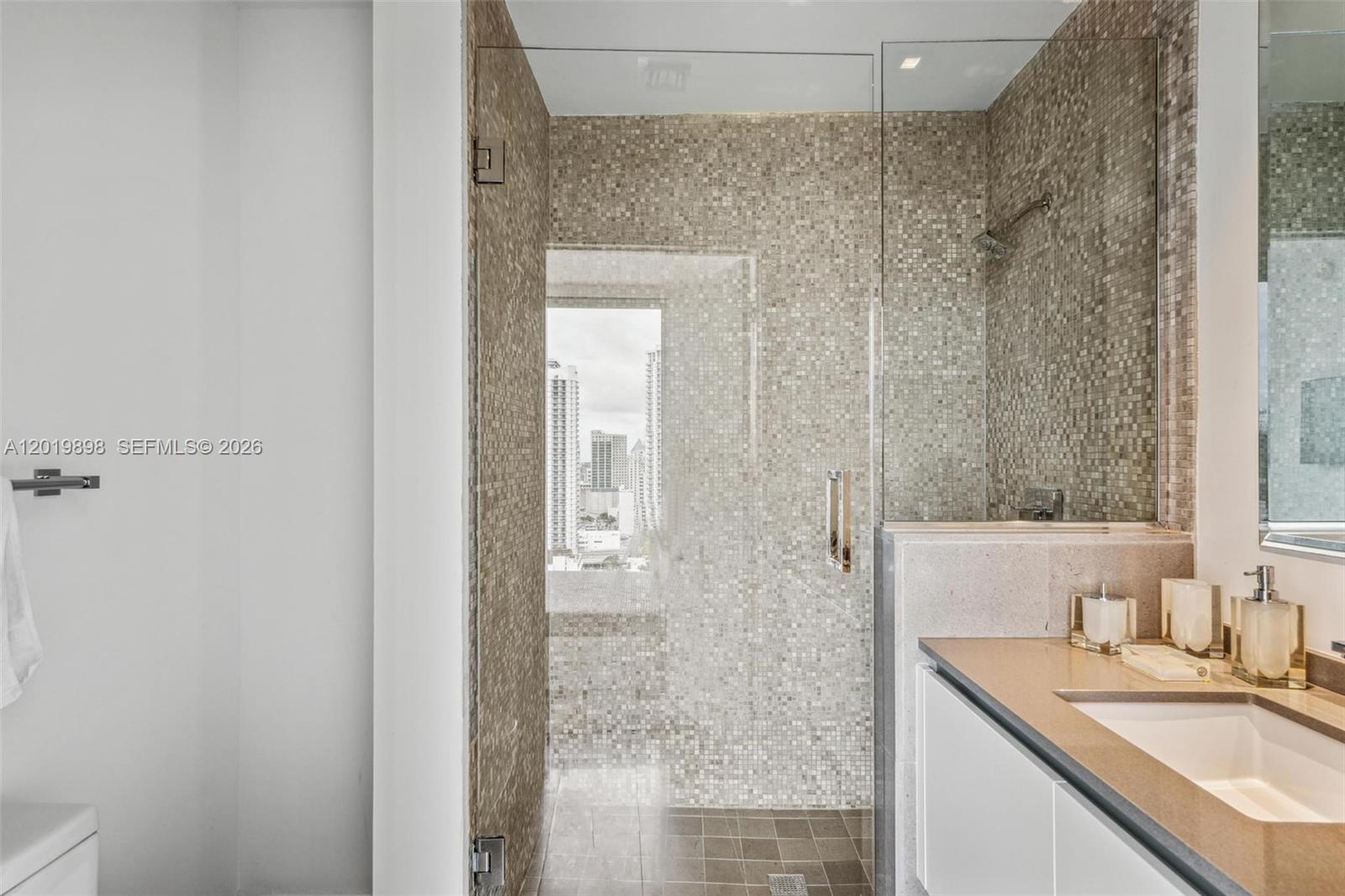 88 Southwest 7th Street, Unit 2111 Miami, FL 33130 - Photo 25 of 30