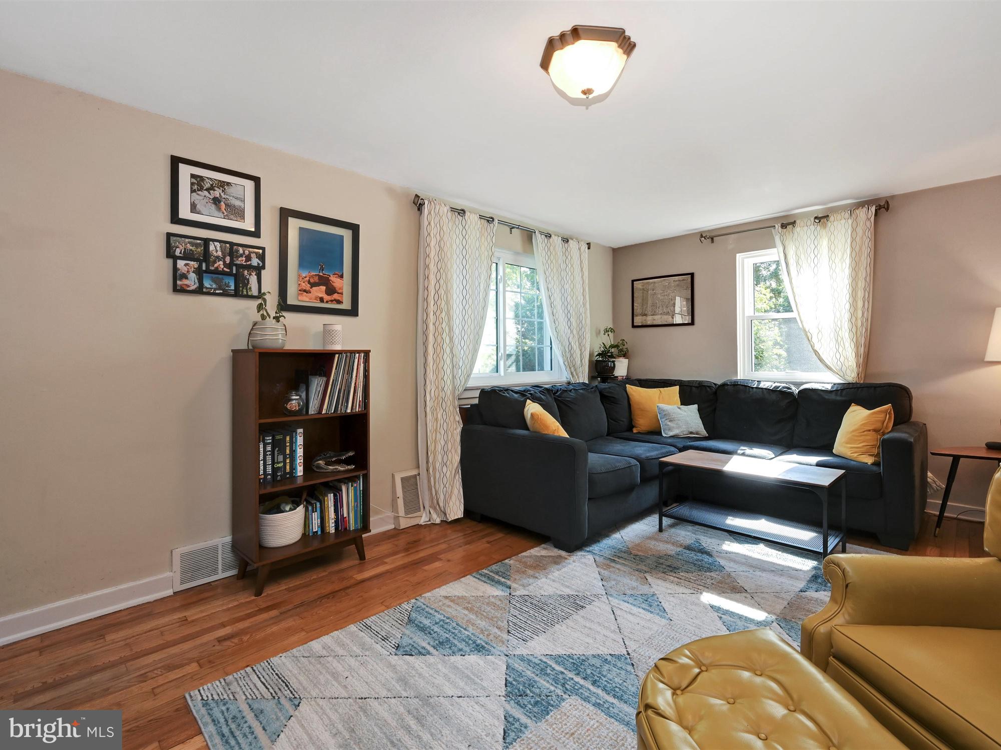 422 Hillside Road New Cumberland, PA 17070 - Photo 5 of 25 Gallery Image 5