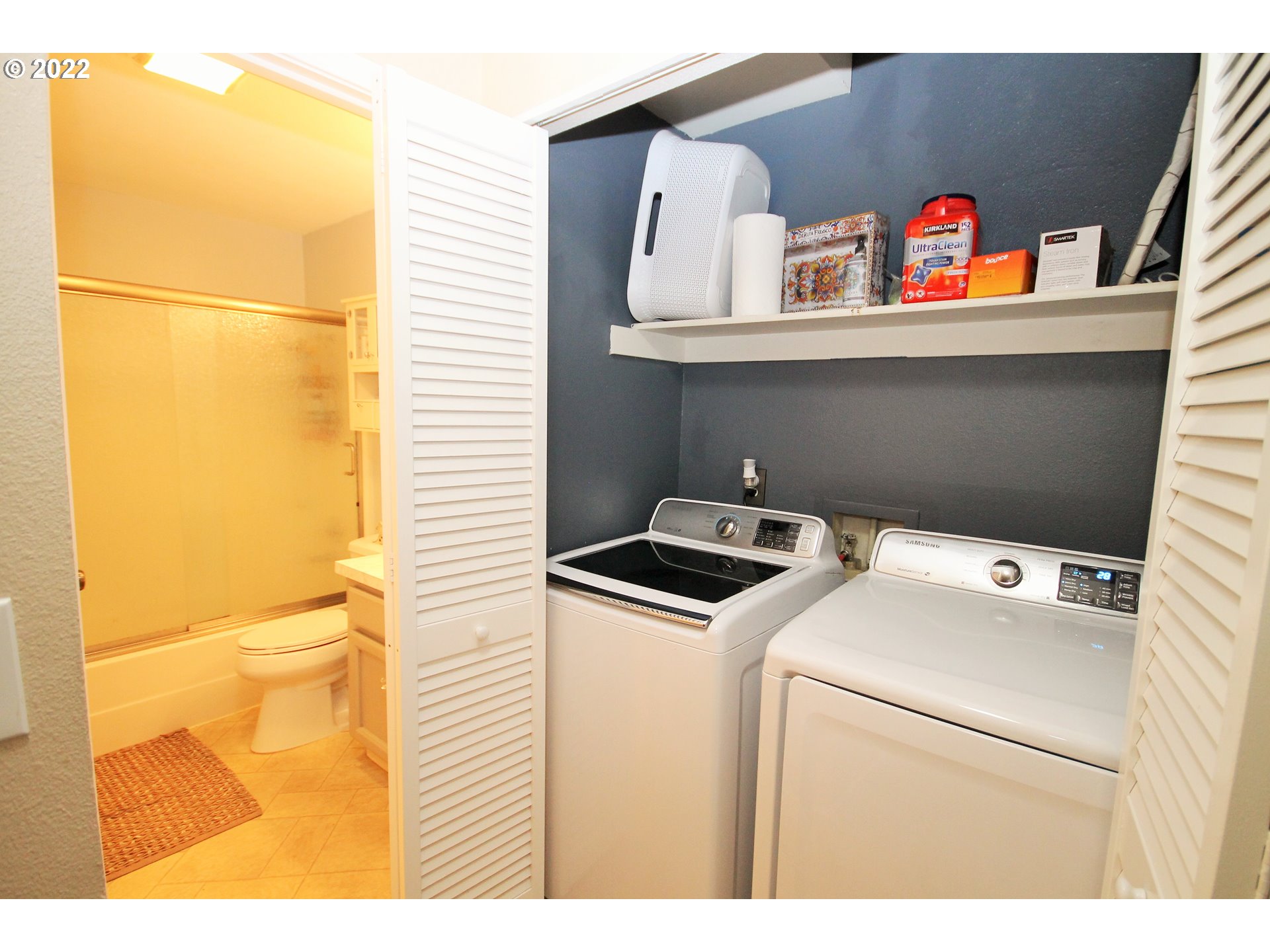8720 Southwest Tualatin Road, Unit 107 Tualatin, OR 97062 - Photo 15 of 30 a utility room with dryer and washer