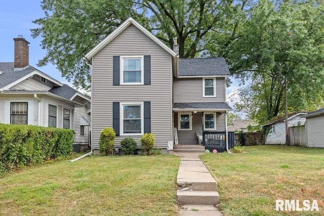 $156,500 | 2611 Grand Avenue, Davenport, IA 52803