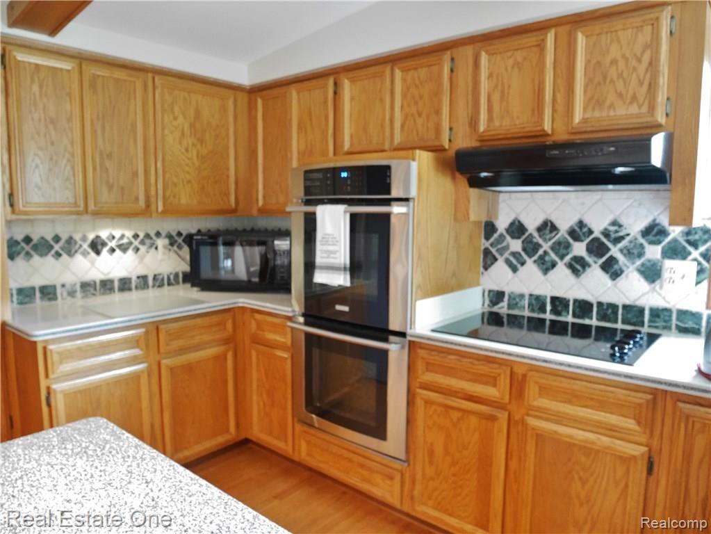 3575 Salem Drive Rochester Hills, MI 48306 - Photo 11 of 37