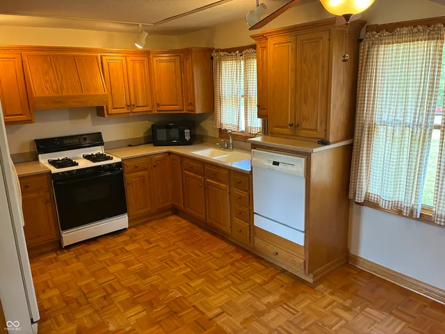 $220,900 | 6000 South Marietta Road, Shelbyville, IN 46176