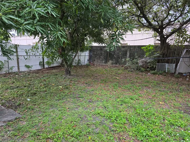 $1,800 | 4211 Northwest 39th Avenue, Unit 4211, Lauderdale Lakes, FL 33309