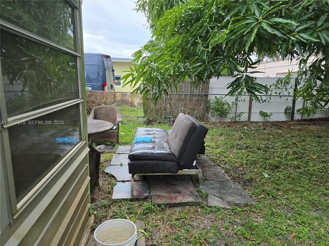 $1,800 | 4211 Northwest 39th Avenue, Unit 4211, Lauderdale Lakes, FL 33309