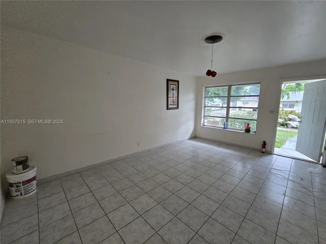 $1,800 | 4211 Northwest 39th Avenue, Unit 4211, Lauderdale Lakes, FL 33309