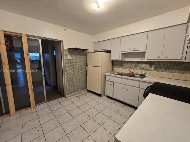 $1,800 | 4211 Northwest 39th Avenue, Unit 4211, Lauderdale Lakes, FL 33309