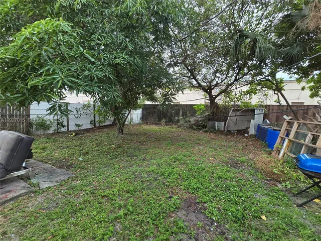 $1,800 | 4211 Northwest 39th Avenue, Unit 4211, Lauderdale Lakes, FL 33309