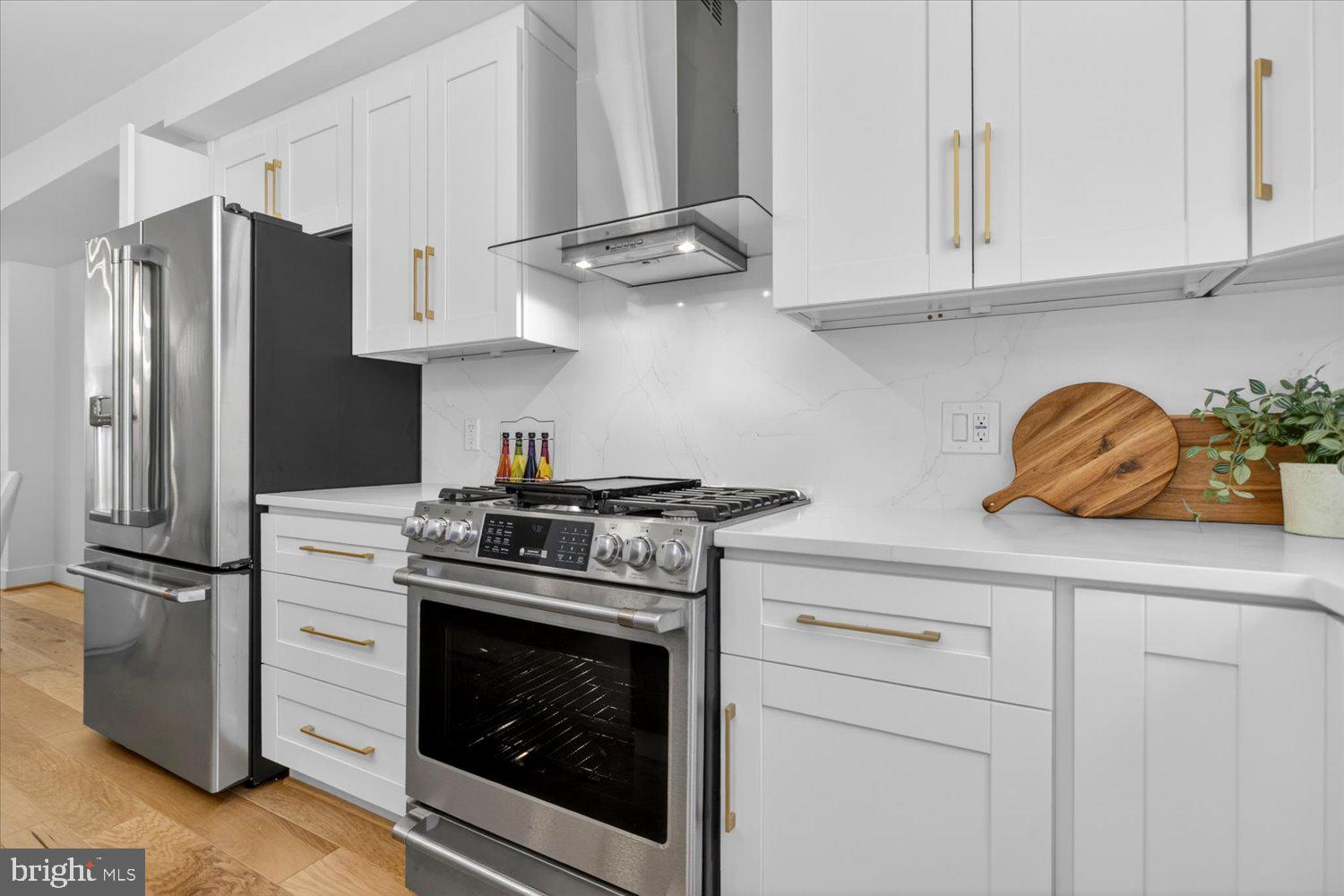 1704 Independence Avenue Southeast Washington, DC 20003 - Photo 17 of 73 Chef’s kitchen with SS hood and pantry