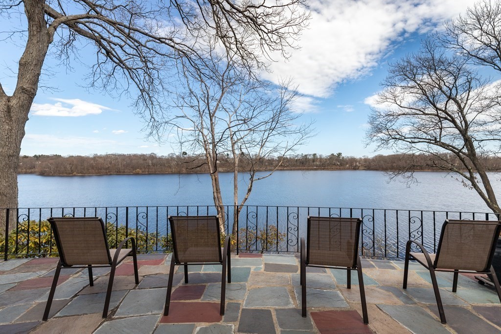 43 Beverly Road Arlington, MA 02474 - Photo 11 of 36