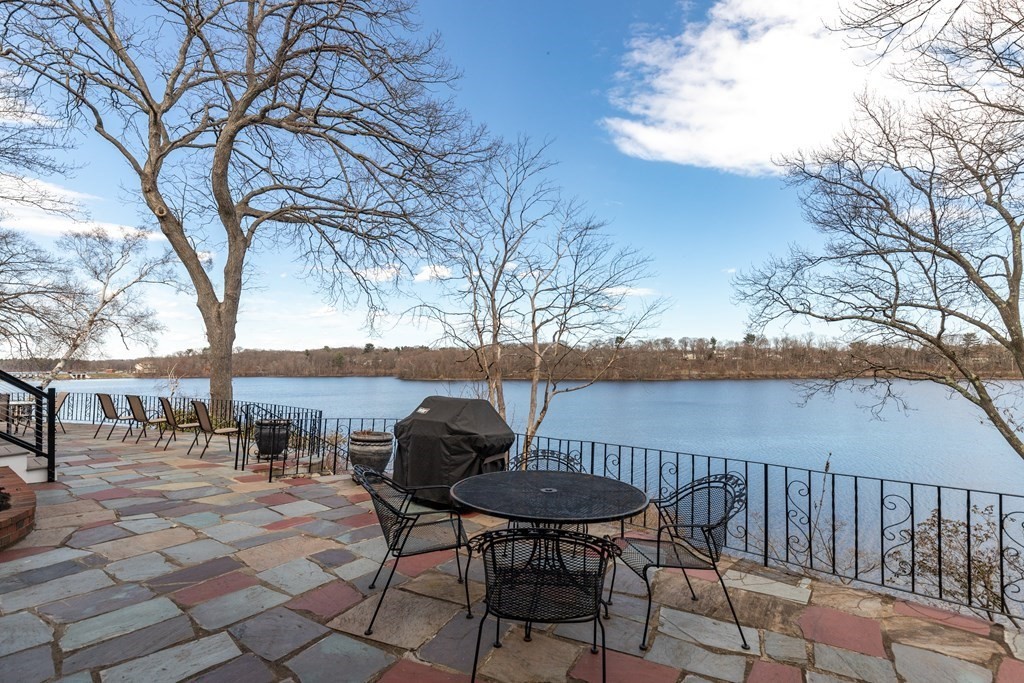 43 Beverly Road Arlington, MA 02474 - Photo 9 of 36