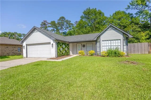 $1,900 | 561 Forest Loop, Mandeville, LA 70471