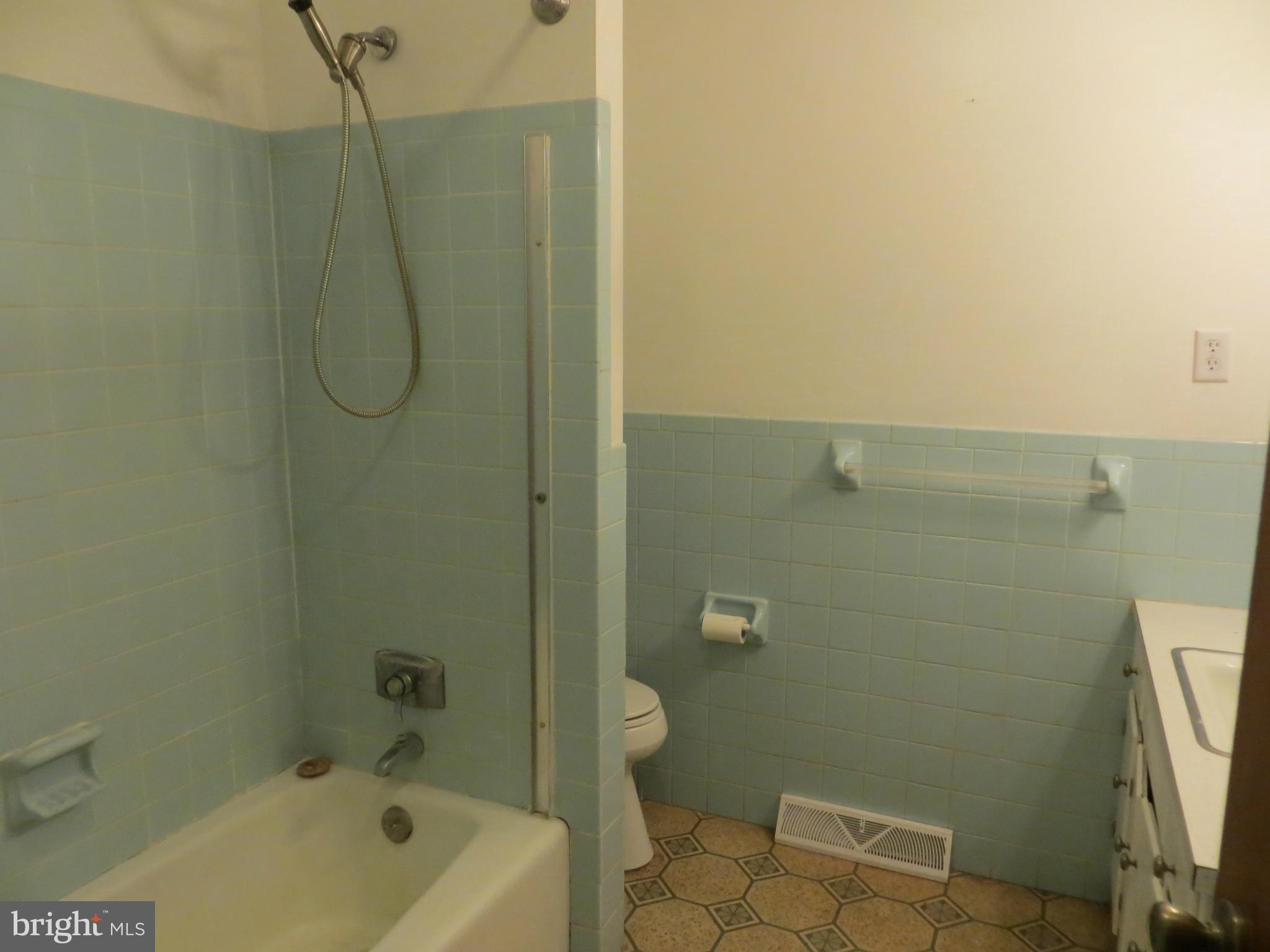 30083 Rows Mill Road Rhoadesville, VA 22542 - Photo 19 of 30 Hall Bath
