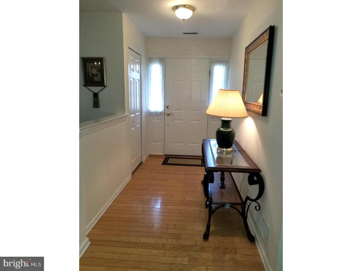 33 Pizzullo Road Hamilton, NJ 08690 - Photo 3 of 25 Foyer