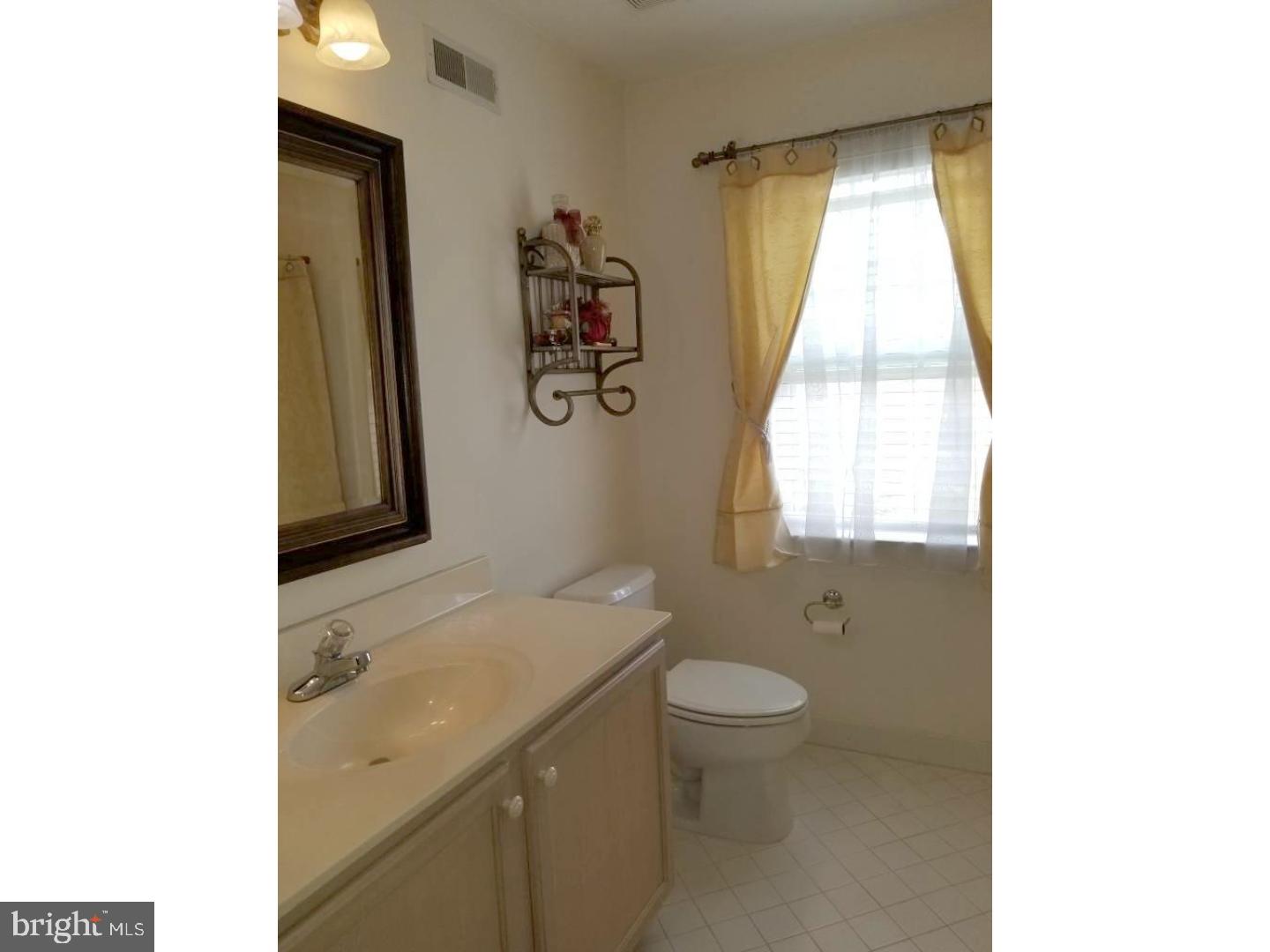 33 Pizzullo Road Hamilton, NJ 08690 - Photo 23 of 25 Bathroom