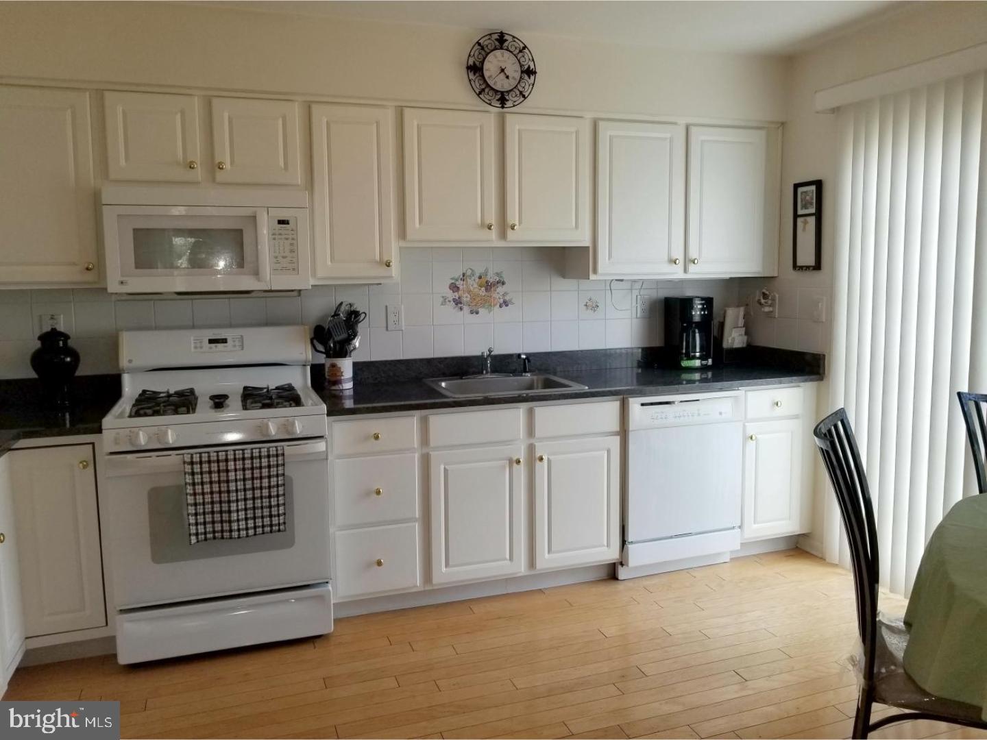 33 Pizzullo Road Hamilton, NJ 08690 - Photo 8 of 25 Kitchen
