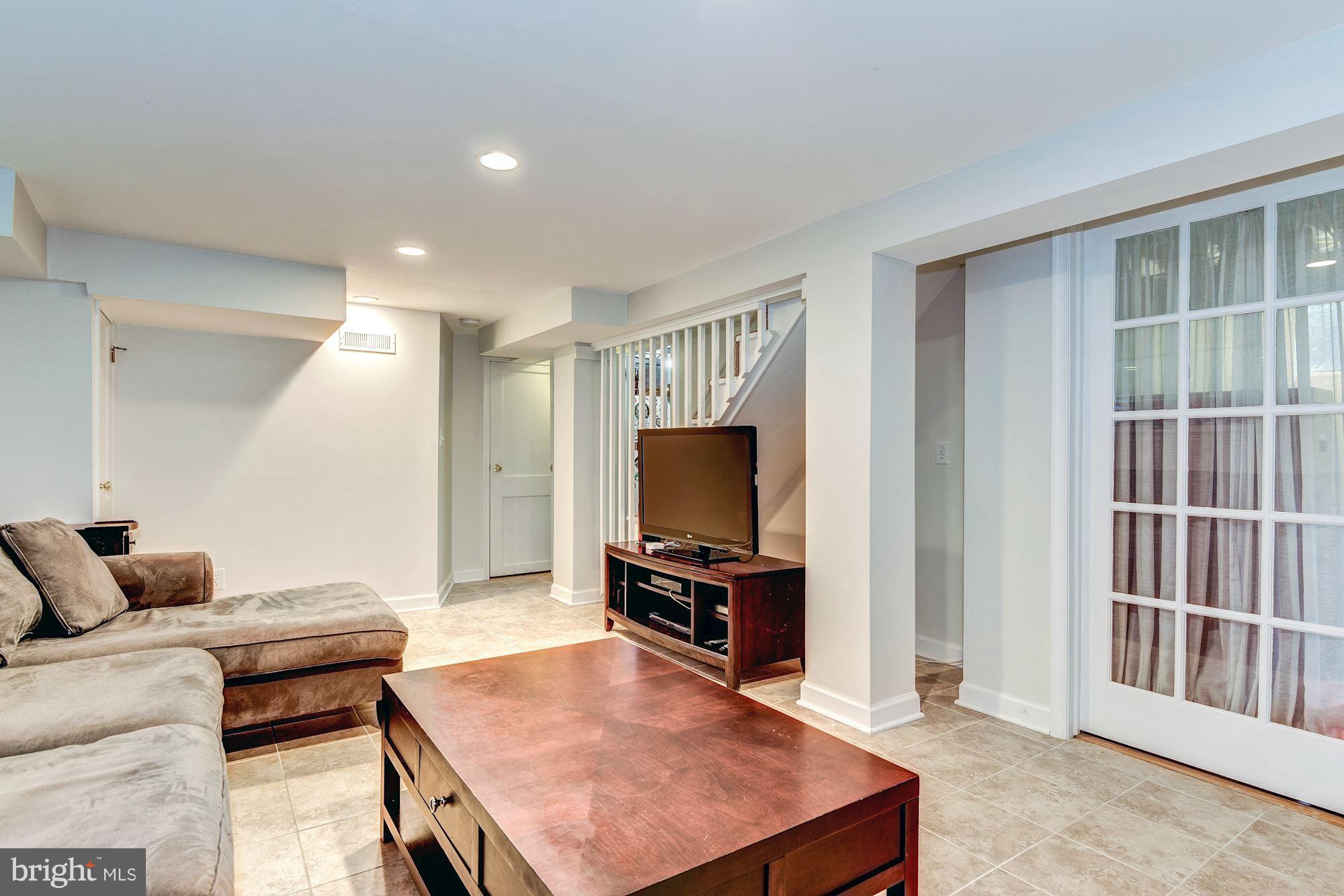 1018 Strout Street Silver Spring, MD 20901 - Photo 10 of 22 Family Room