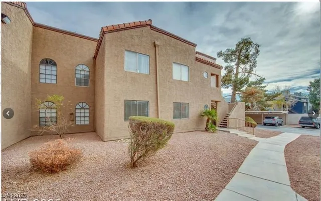 $1,495 | 2962 Juniper Hills Boulevard, Unit 102, Las Vegas, NV 89142