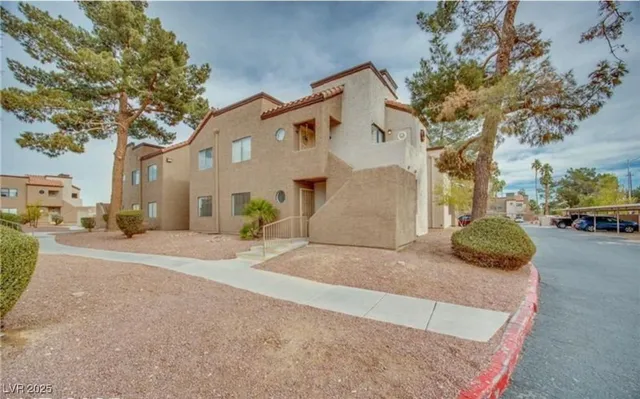 $1,495 | 2962 Juniper Hills Boulevard, Unit 102, Las Vegas, NV 89142