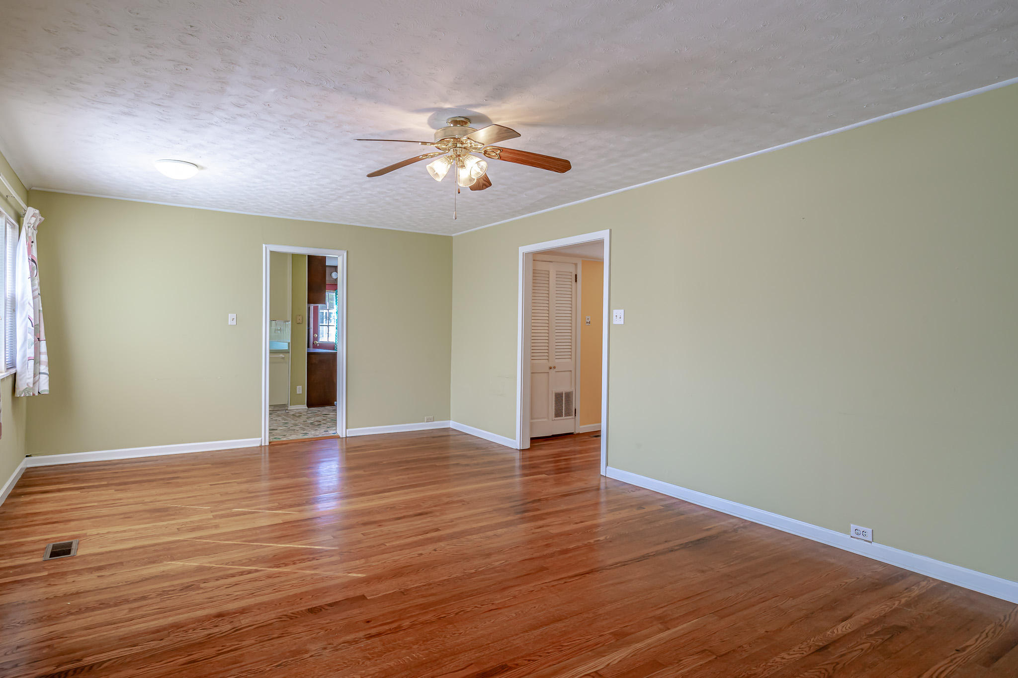 106 Tilden Road Oak Ridge, TN 37830 - Photo 8 of 26 106Tilden-16