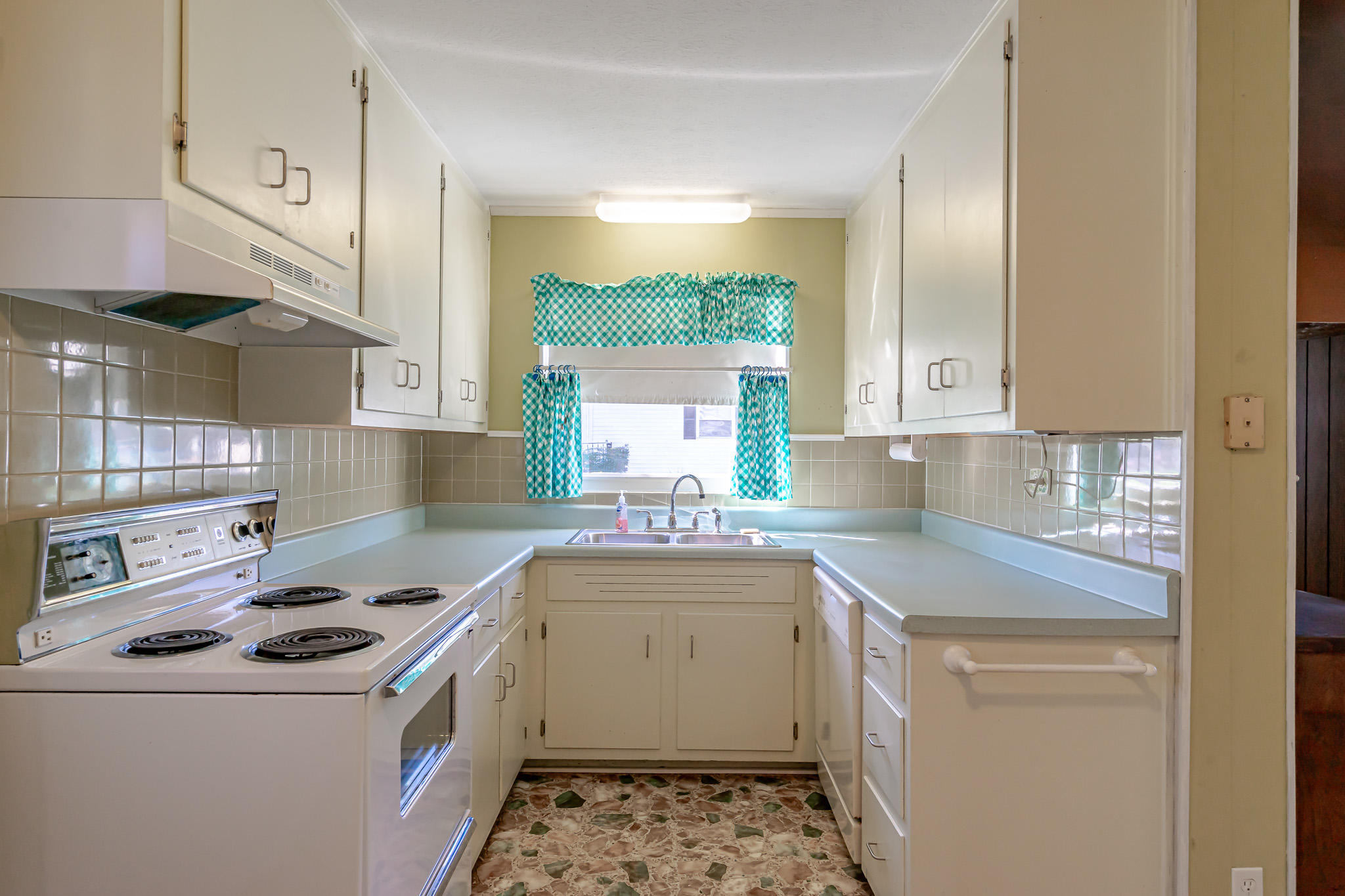 106 Tilden Road Oak Ridge, TN 37830 - Photo 9 of 26 106Tilden-7