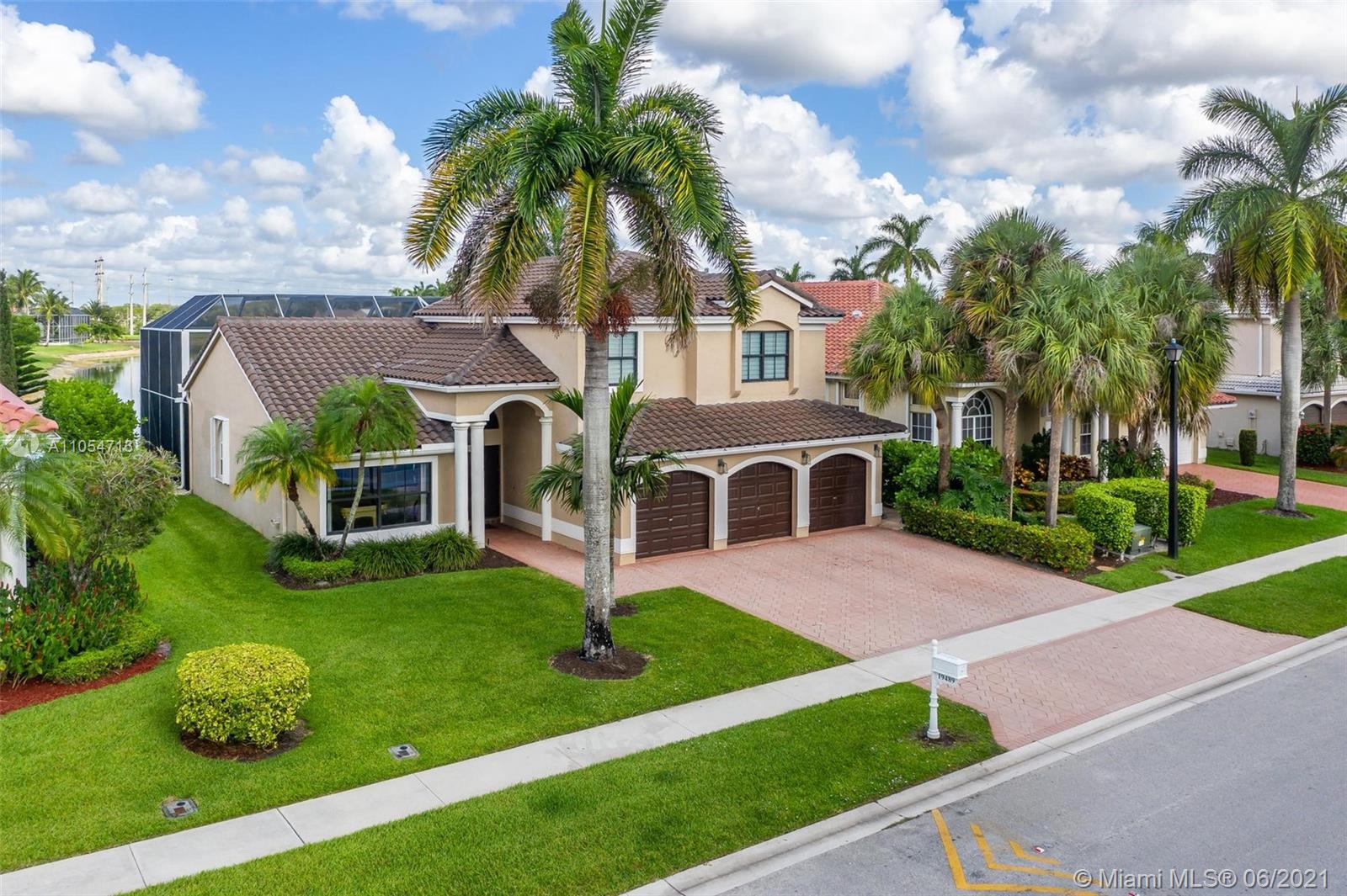 19489 Preserve Drive Boca Raton, FL 33498 - Photo 3 of 43