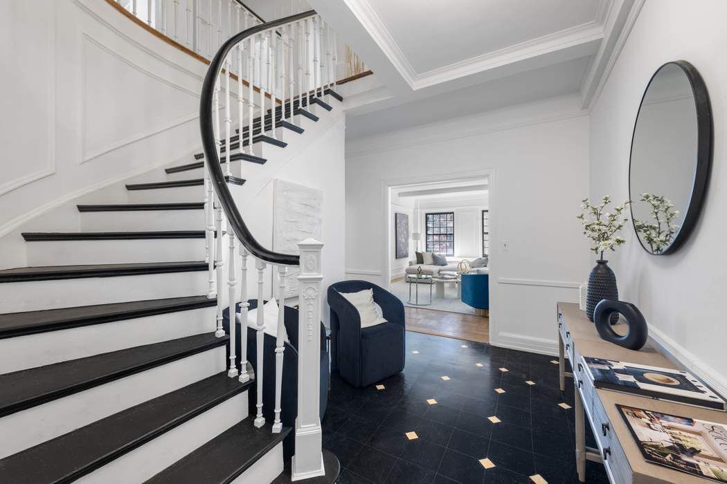 129 East 69th Street, Unit 2/3A Manhattan, NY 10021 - Photo 5 of 12 a view of entryway with a front door
