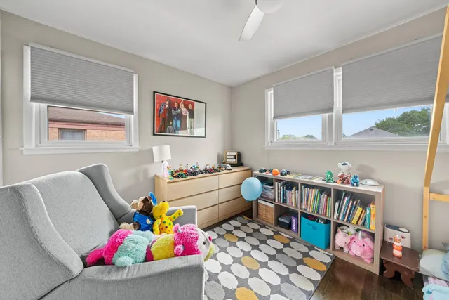 $2,900 | 8819 North Wisner Street, Unit 2, Niles, IL 60714