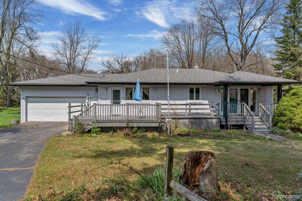 9540 Cherrywood Road Clarkston, MI 48348 - Photo 2 of 46