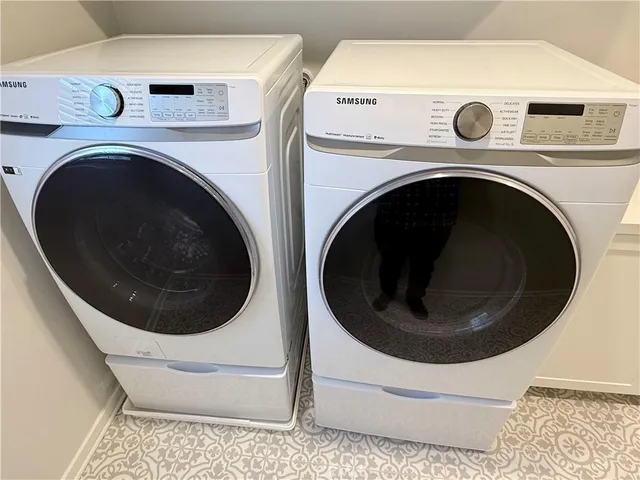 a view of utility room