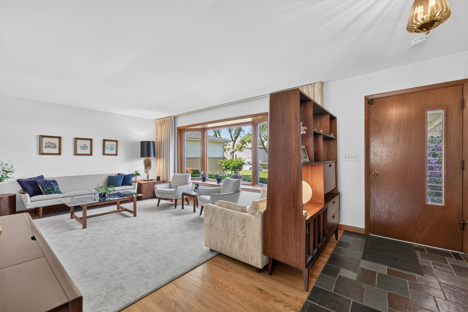 89 South Clarendon Avenue Addison, IL 60101 - Photo 6 of 67
