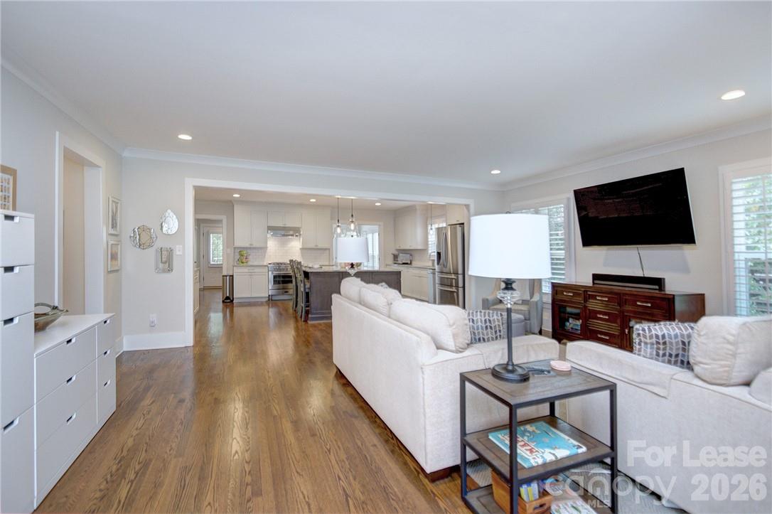 3215 Cambridge Road Charlotte, NC 28209 - Photo 5 of 28