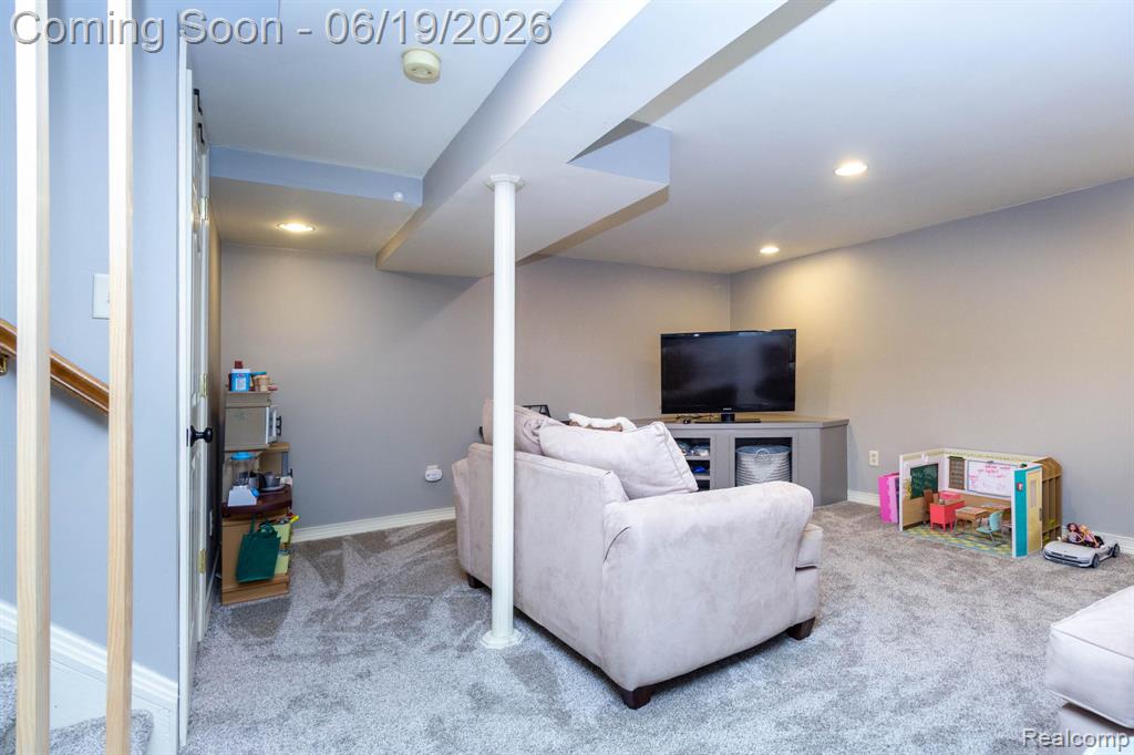 21508 Hall Road Trenton, MI 48183 - Photo 34 of 43