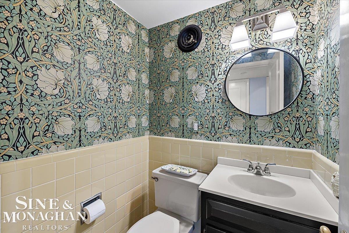 595 Thorntree Road Grosse Pointe Woods, MI 48236 - Photo 22 of 64