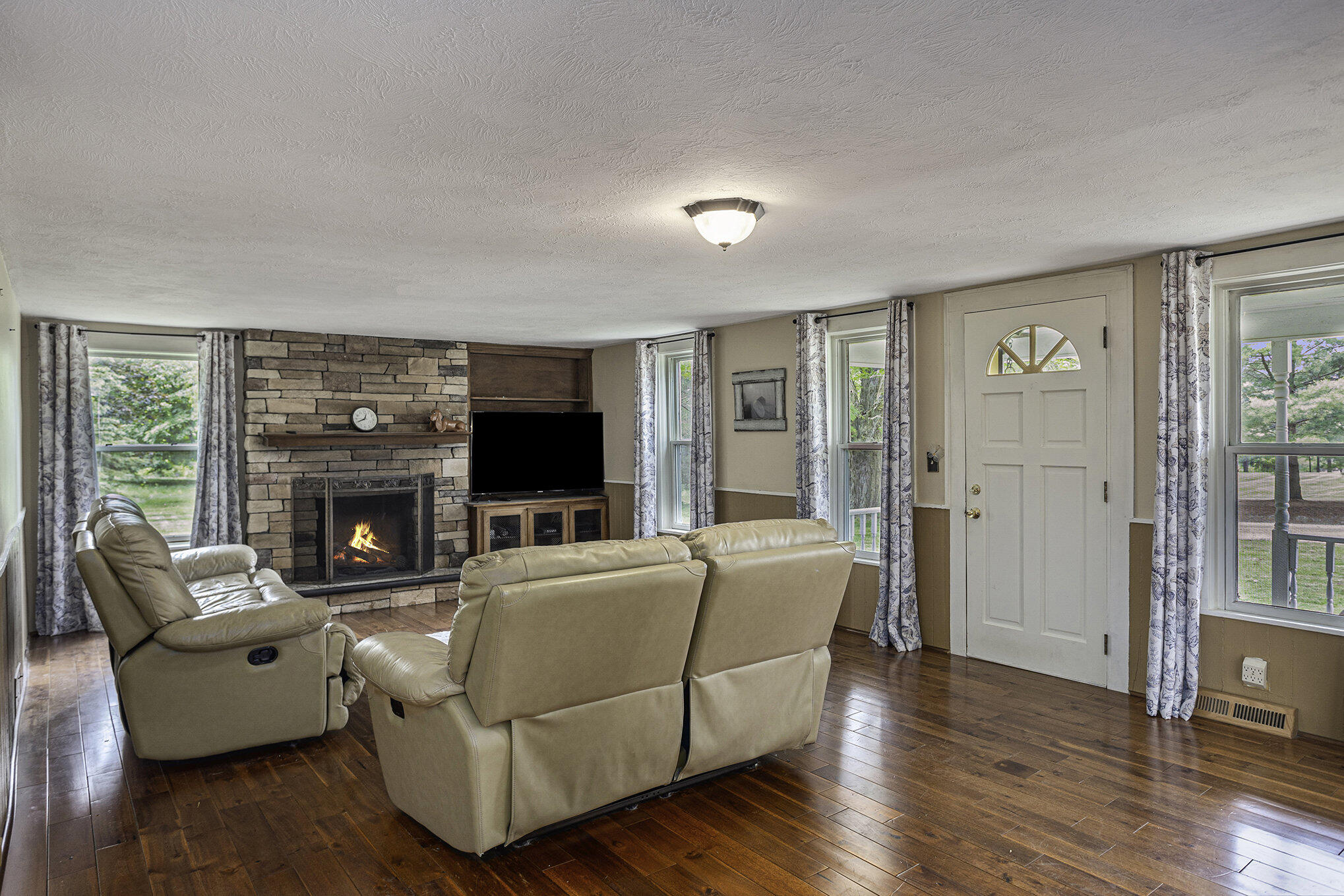 4205 Fruin Road Bellevue, MI 49021 - Photo 5 of 31 003_4250_fruin_rd_bellevue_mi_49021-1