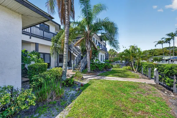 $5,450 | 21 Oceanview Drive, Unit C, Ocean Ridge, FL 33435