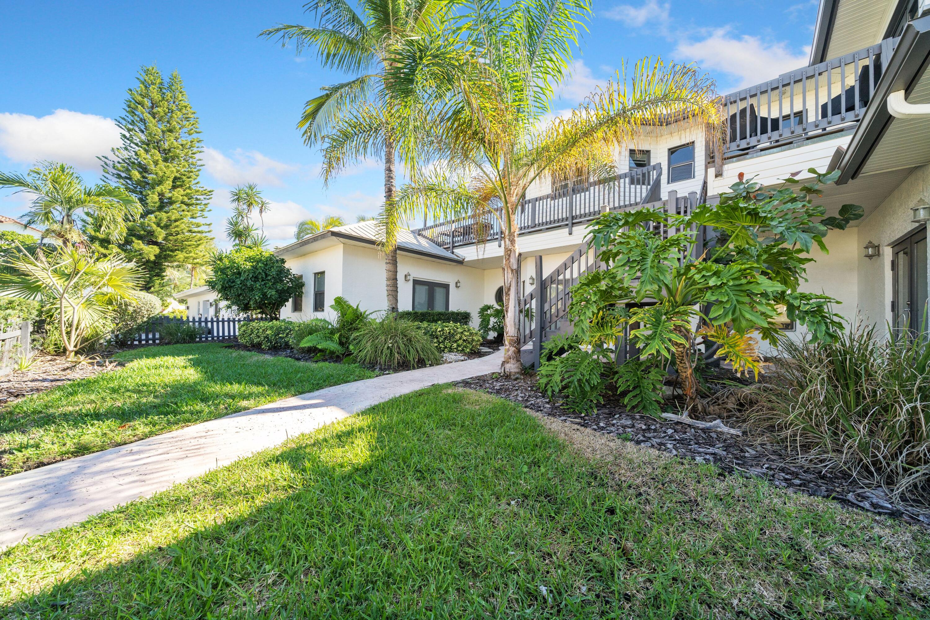 21 Oceanview Drive, Unit C Ocean Ridge, FL 33435 - Photo 10 of 30 003_21_Oceanview_Dr_A_362563_679684
