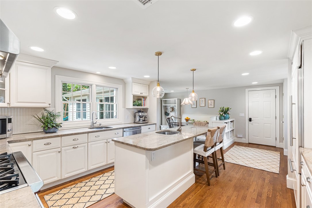 11 Harbour Road Barrington, RI 02806 - Photo 13 of 40 East-in Kitchen