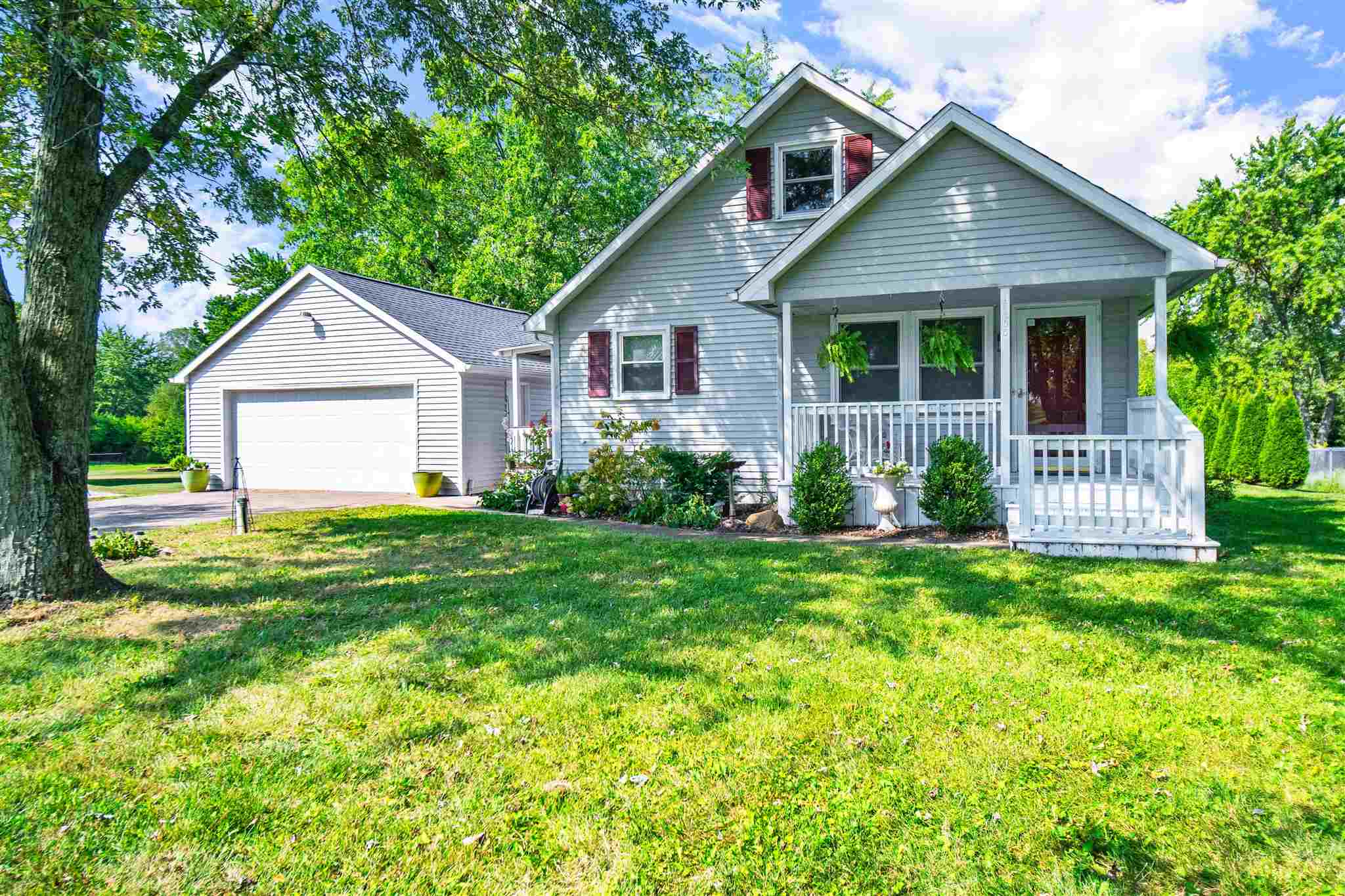 15205 Auburn Road Fort Wayne, IN 46845 - Photo 1 of 34