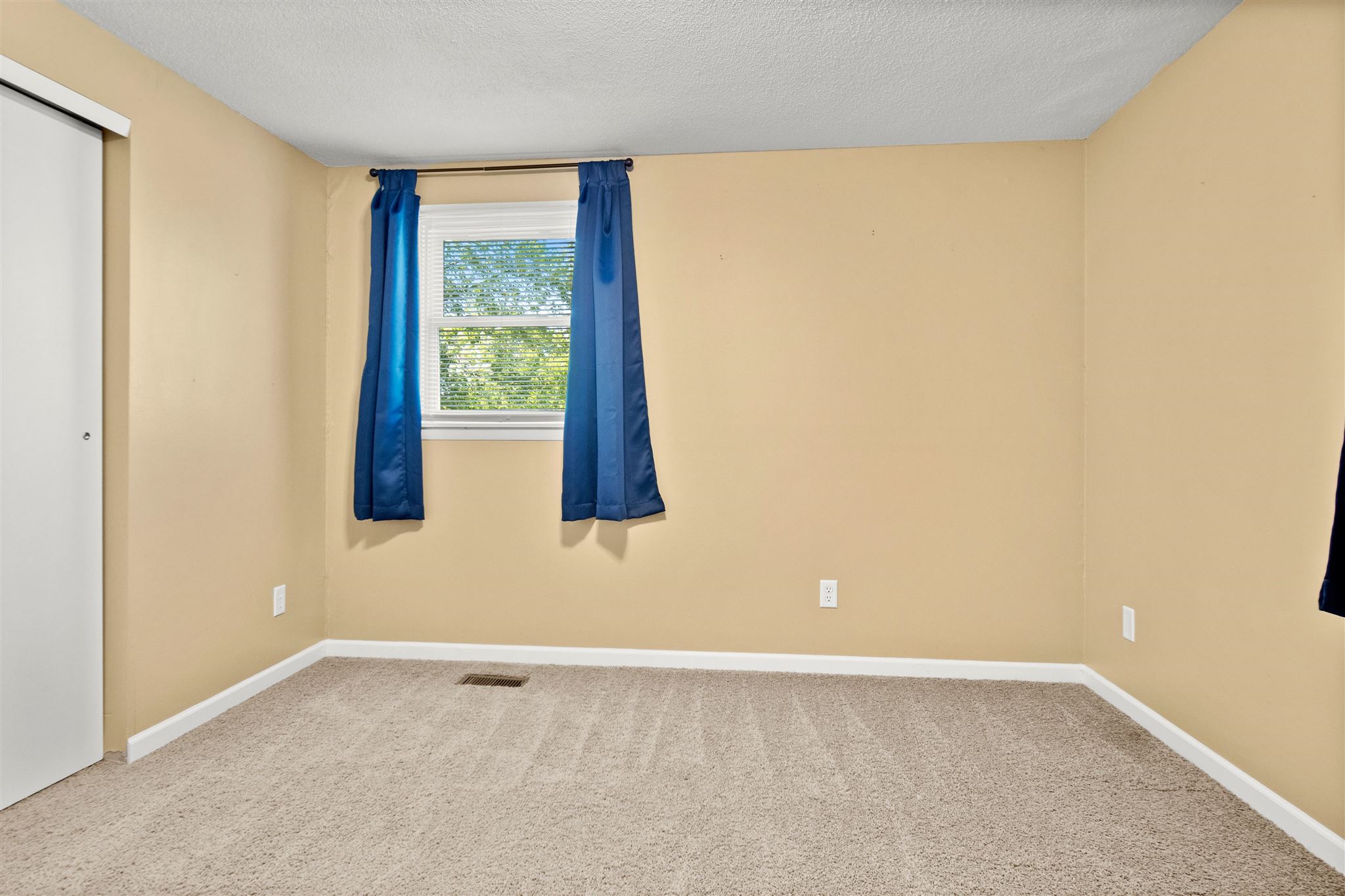 15205 Auburn Road Fort Wayne, IN 46845 - Photo 23 of 34