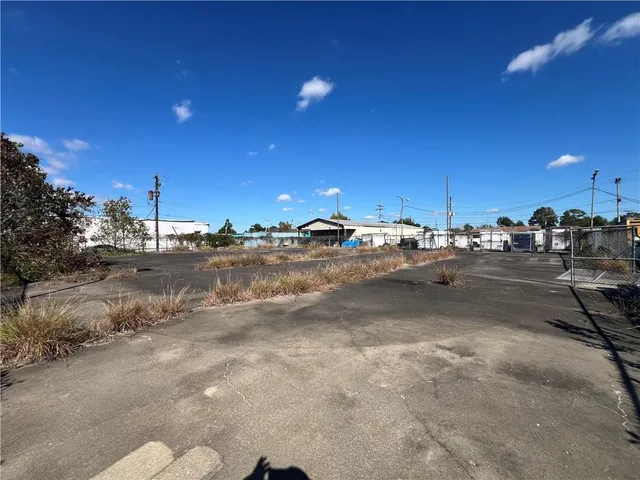 $175,000 | 7431 West St Bernard Highway, Arabi, LA 70032