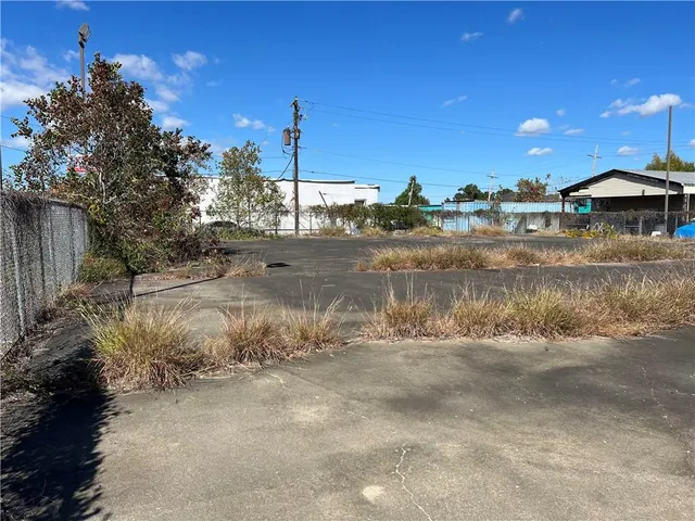 $175,000 | 7431 West St Bernard Highway, Arabi, LA 70032