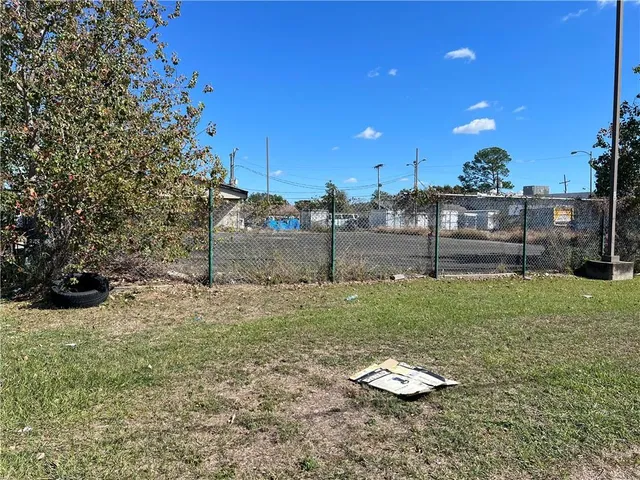 $175,000 | 7431 West St Bernard Highway, Arabi, LA 70032